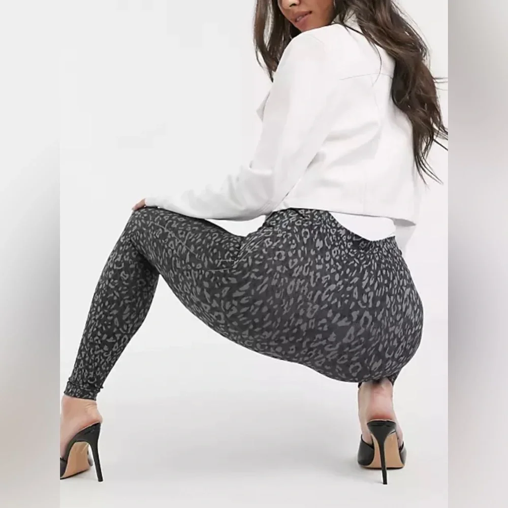 Spanx Look at Me Now double layer waistband leopard print jegging in black